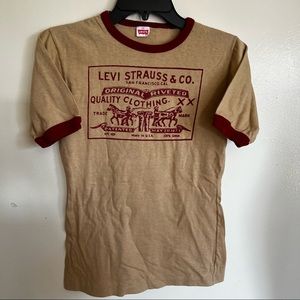 Levi Strauss & Co Women’s Graphic Tee